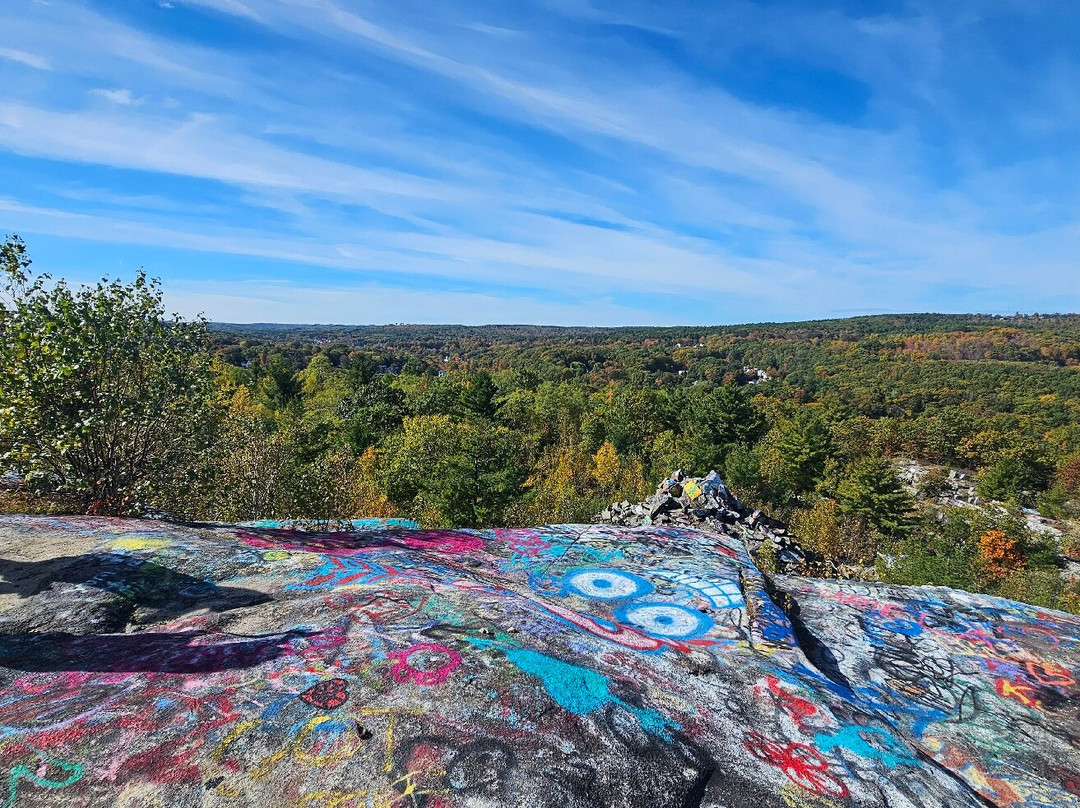 Rollstone Hill Rock Walk"-Fitchburg必去景点