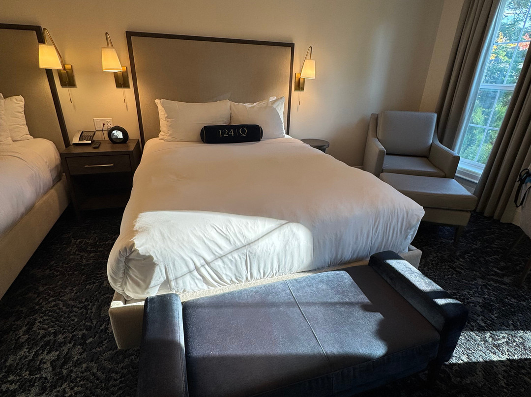124 on Queen Hotel and Spa主图