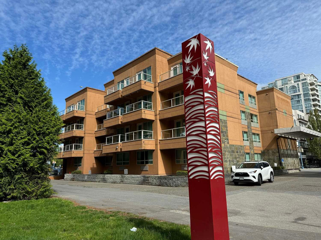 温哥华机场华美达高级酒店