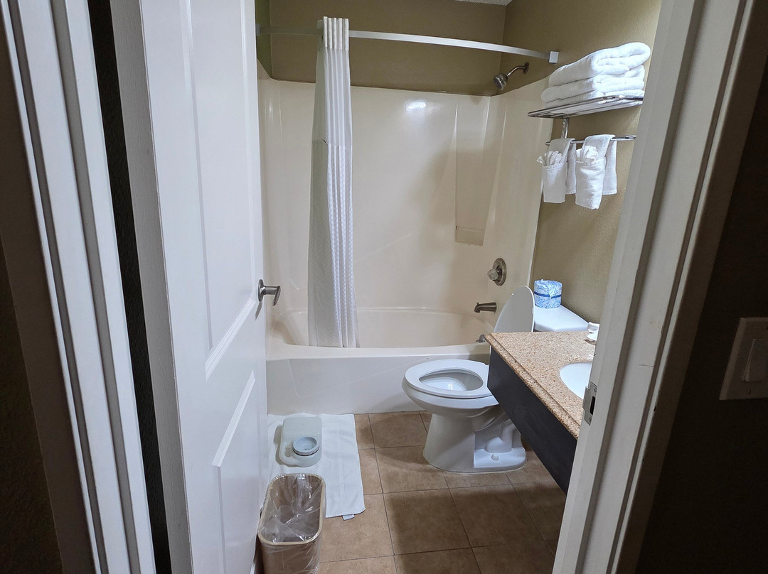 Super 8 by Wyndham Montrose主图