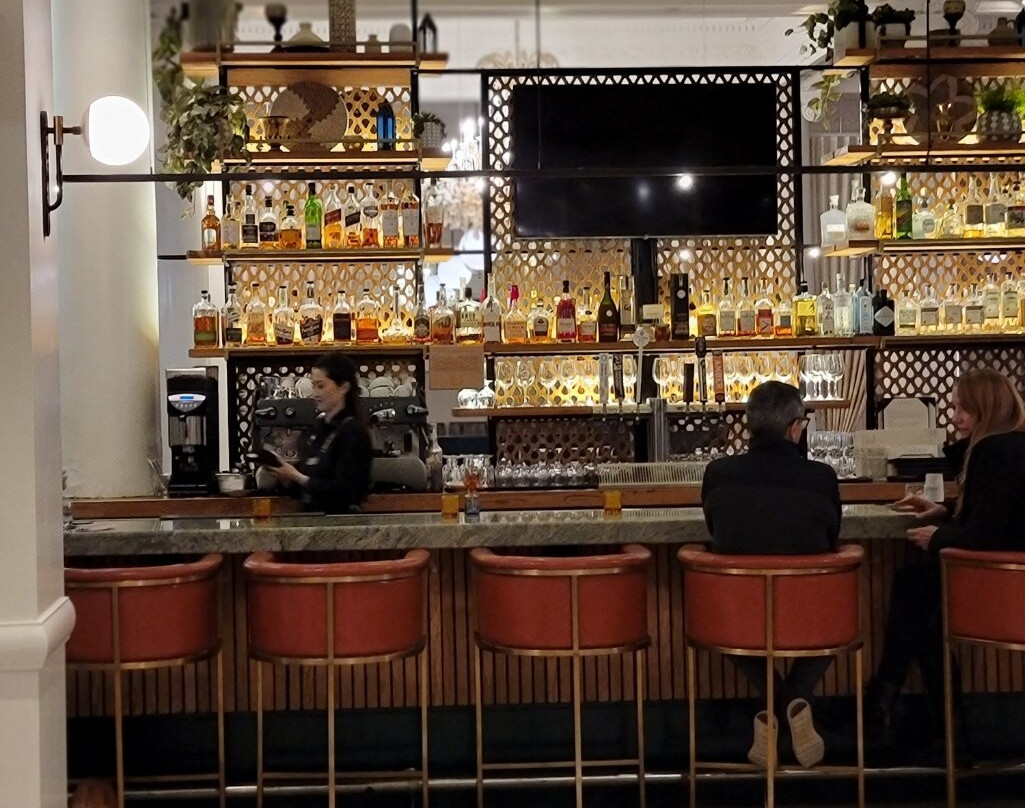 沙特克广场酒店主图