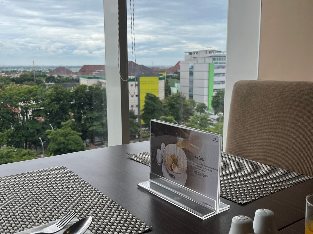 Hotel Santika Gresik主图