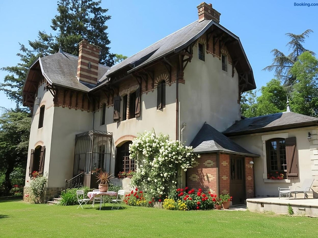 Le Manoir Sur La Roche