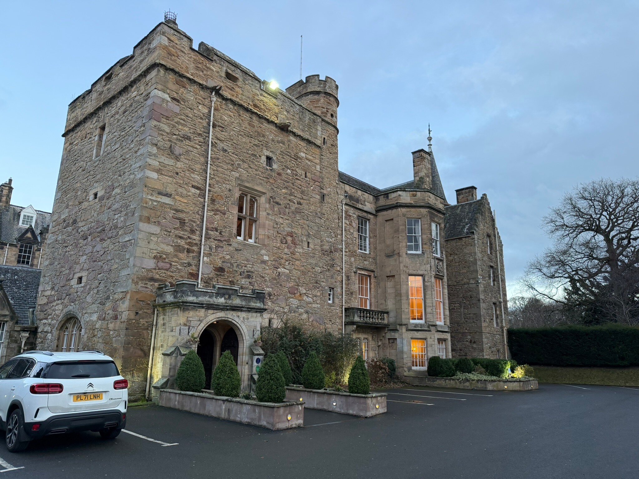 Carberry Tower Mansion House and Estate-官方