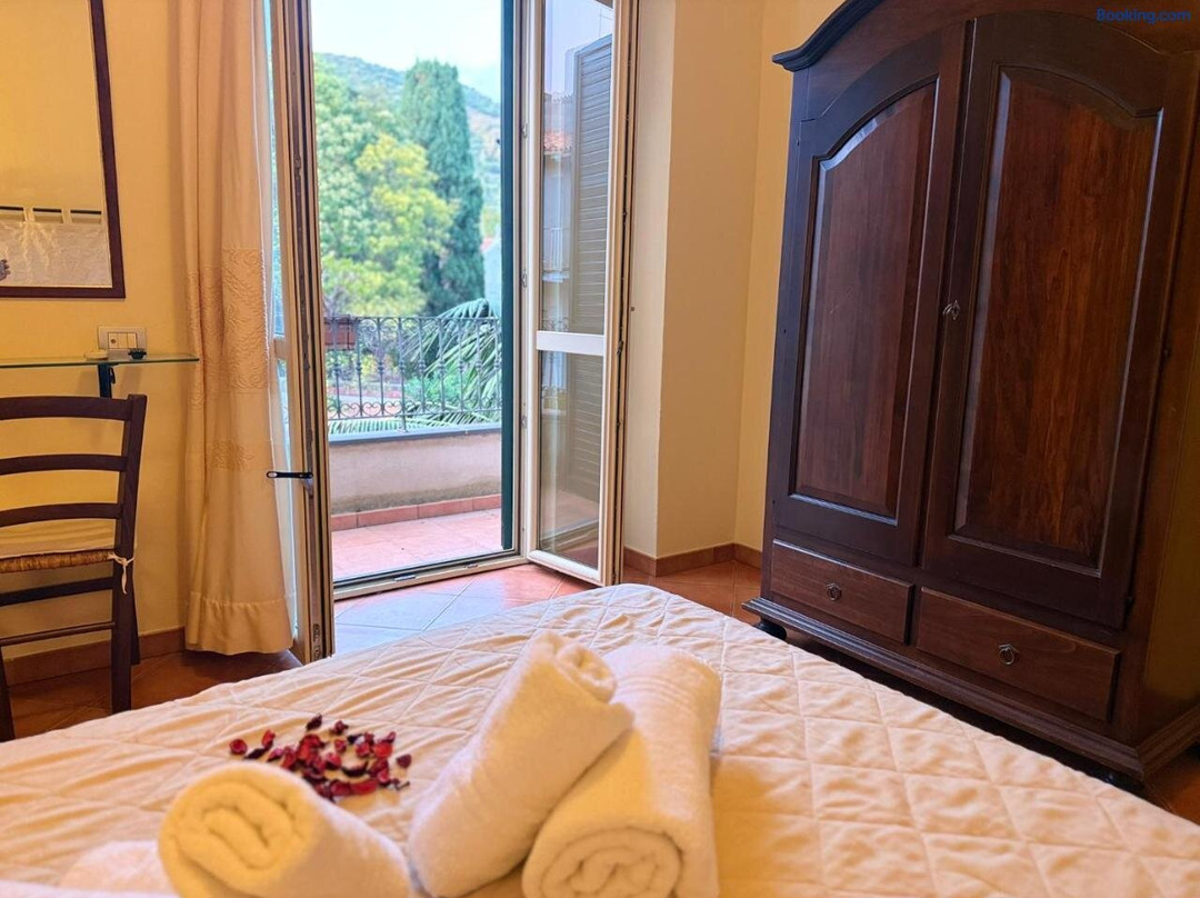 Noelia Guesthouse