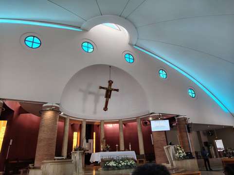 Eglise St Michel-Le Francois必去景点