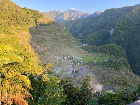 Simon's Viewpoint Inn主图