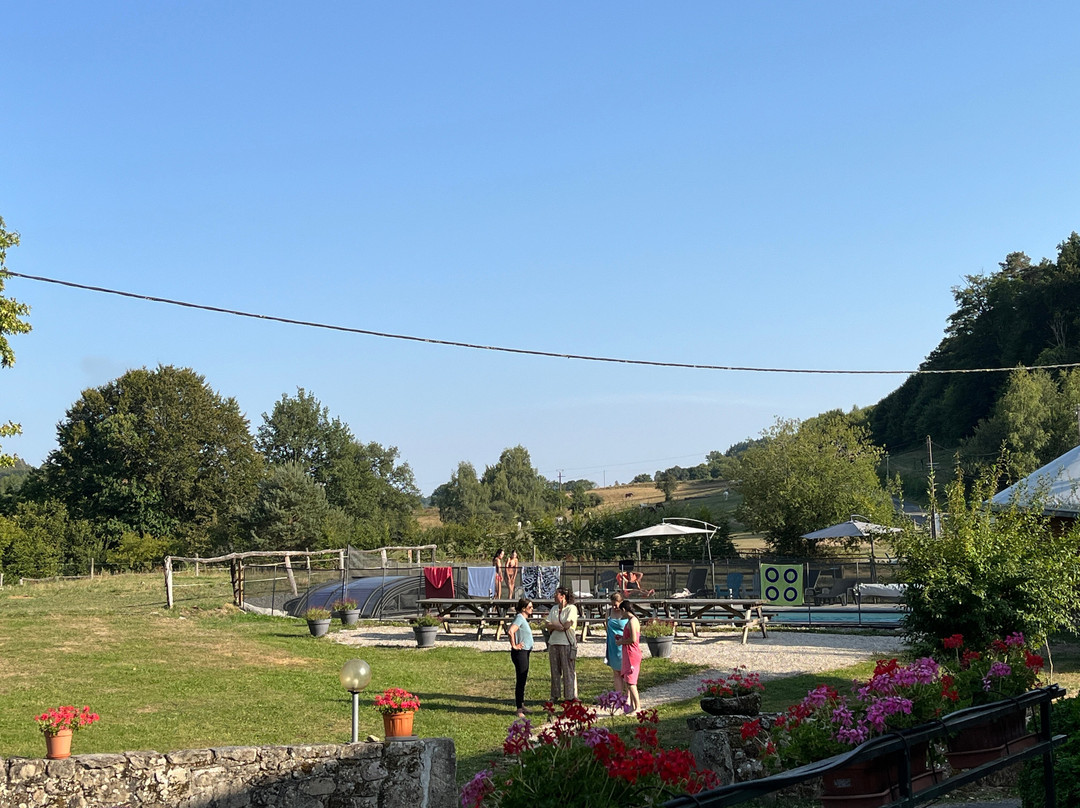 Ferme Équestre Du Mialaret-Camps-Saint-Mathurin-Leobazel必去景点