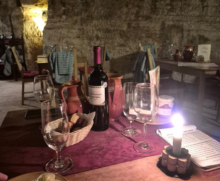 浮士德酒窖-布达佩斯必去景点