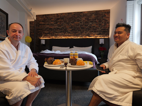 考特里尔酒店主图