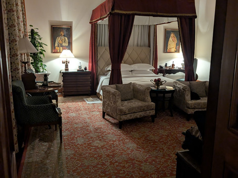 伦巴宫殿酒店主图