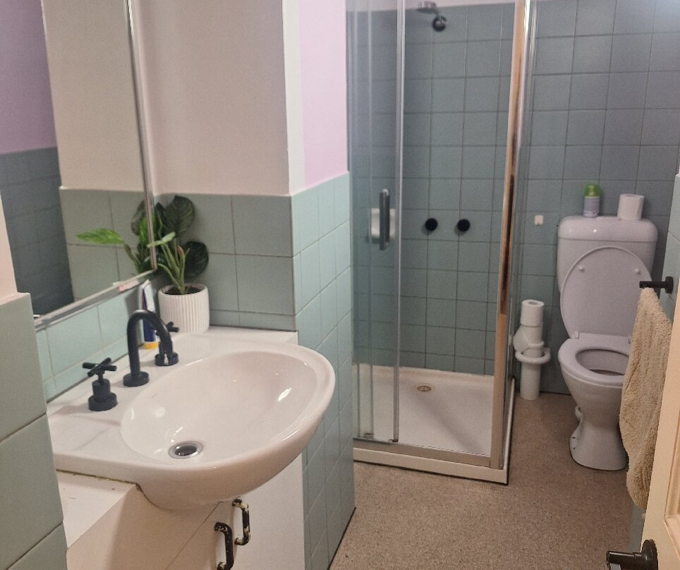 Fitzroy Private Rooms @ 132 Nicholson Homestay