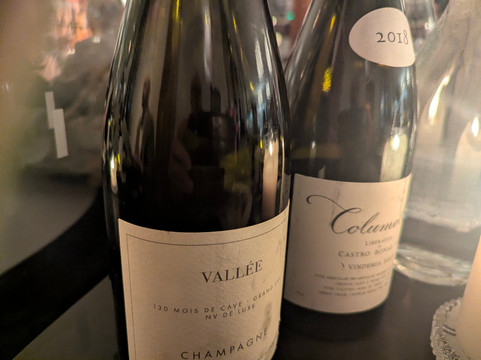 Vinland Brasserie, Ambassaden