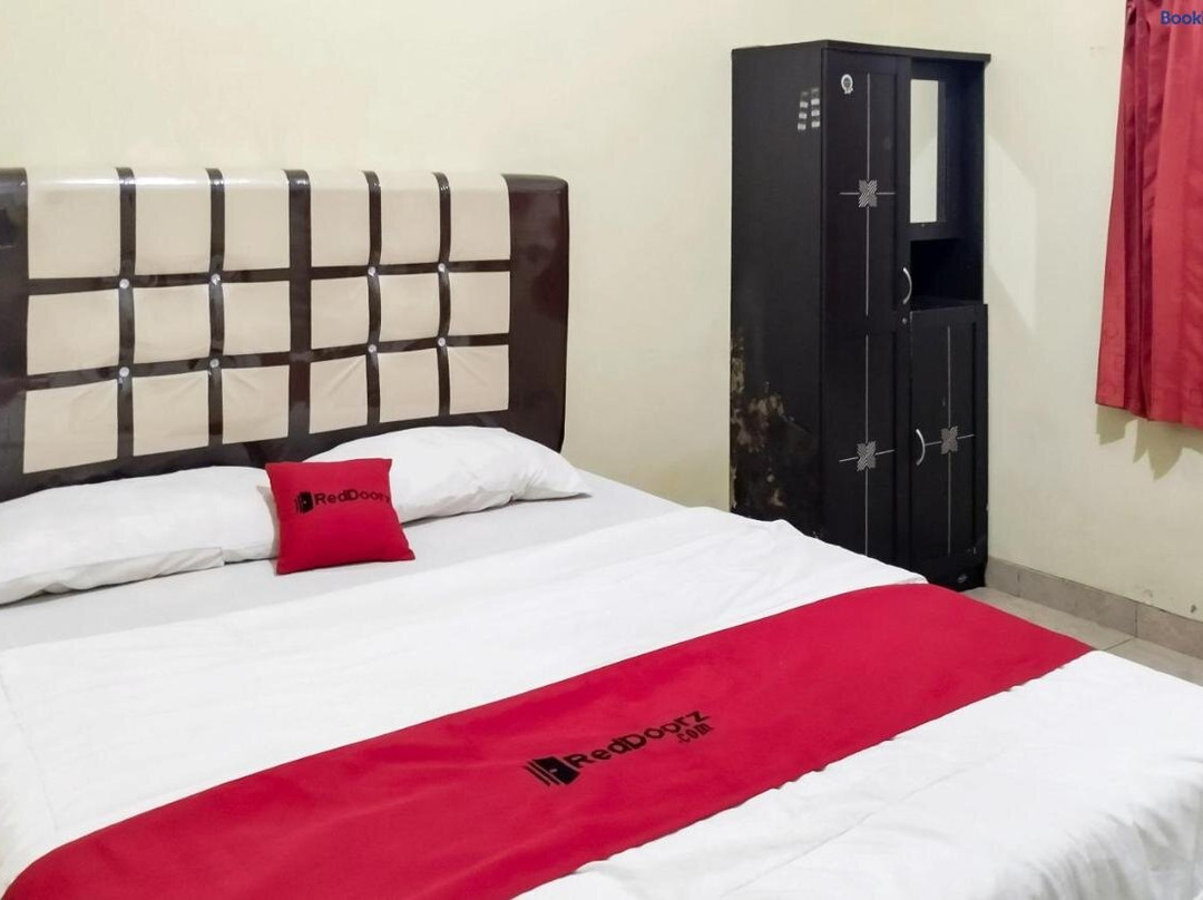 RedDoorz @ Guesthouse Oemah Opa Metro Lampung