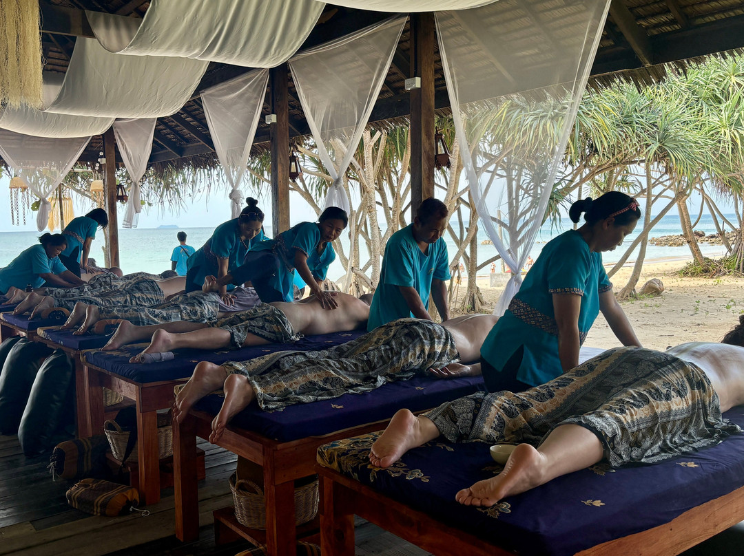 RAINBOW Thai Massage at Relax Bay