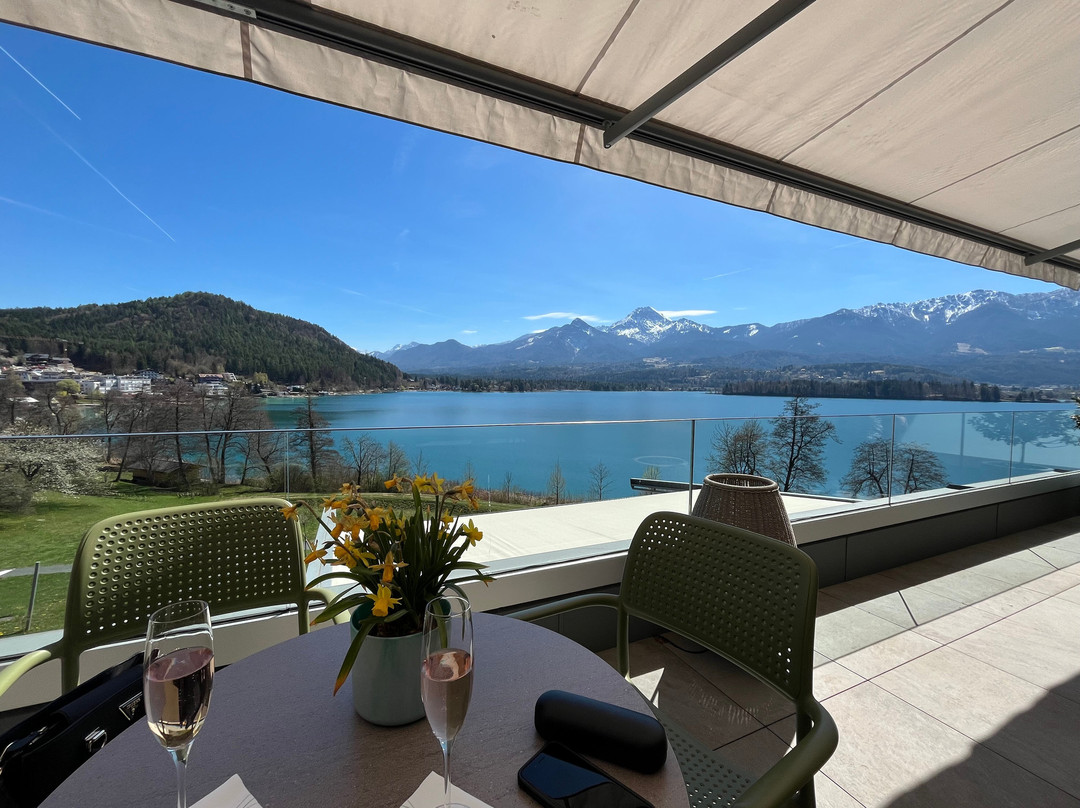 卡尔奈霍夫酒店主图