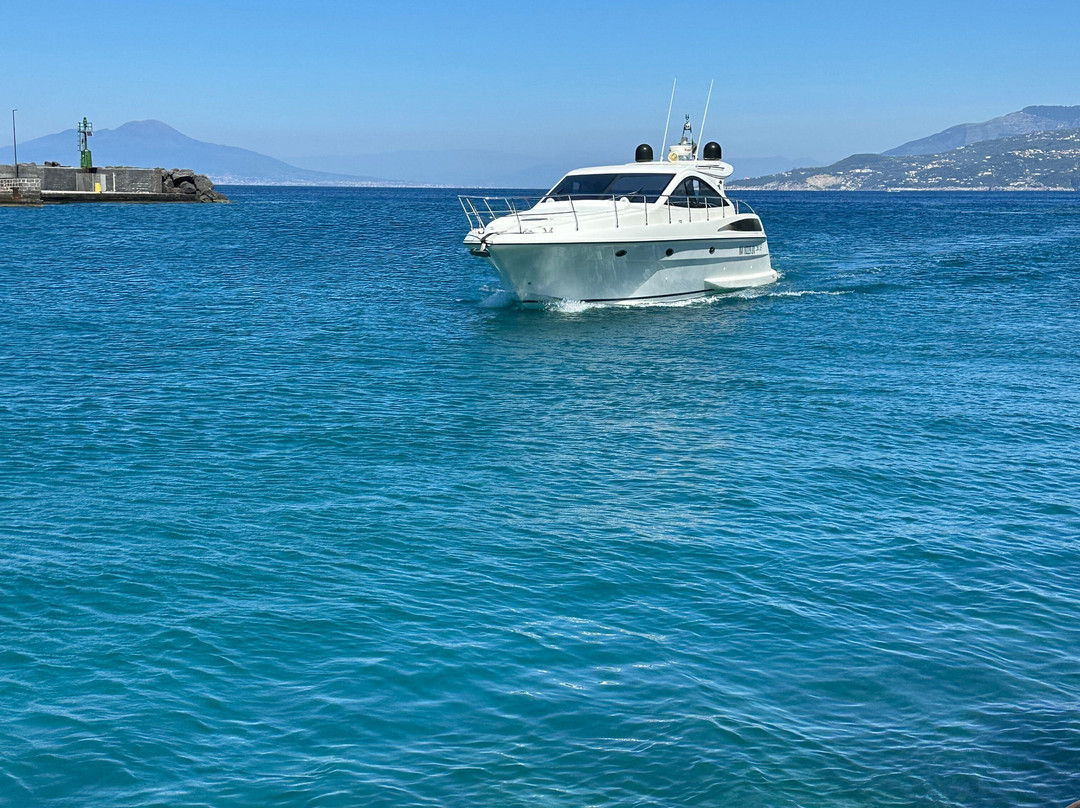 Plaghia Charter-普莱亚诺必去景点