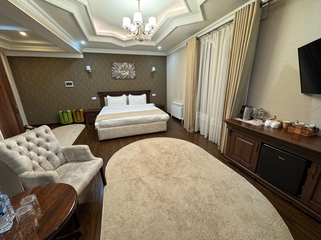 Hotel Silver Rows