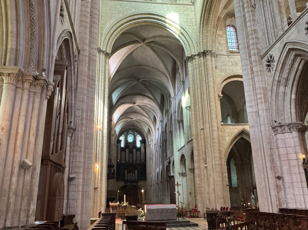 Eglise Saint Etienne-卡昂必去景点