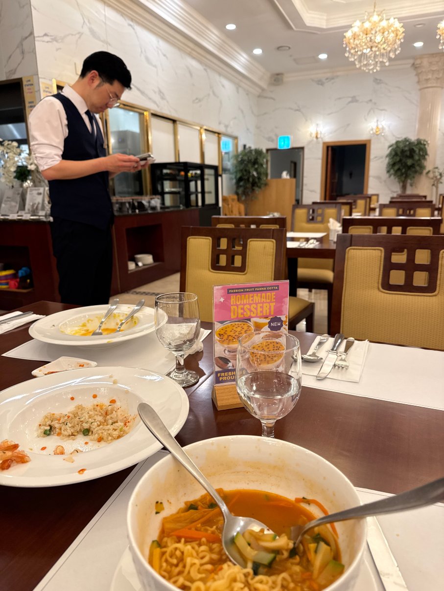 金一套房酒店-旅行者