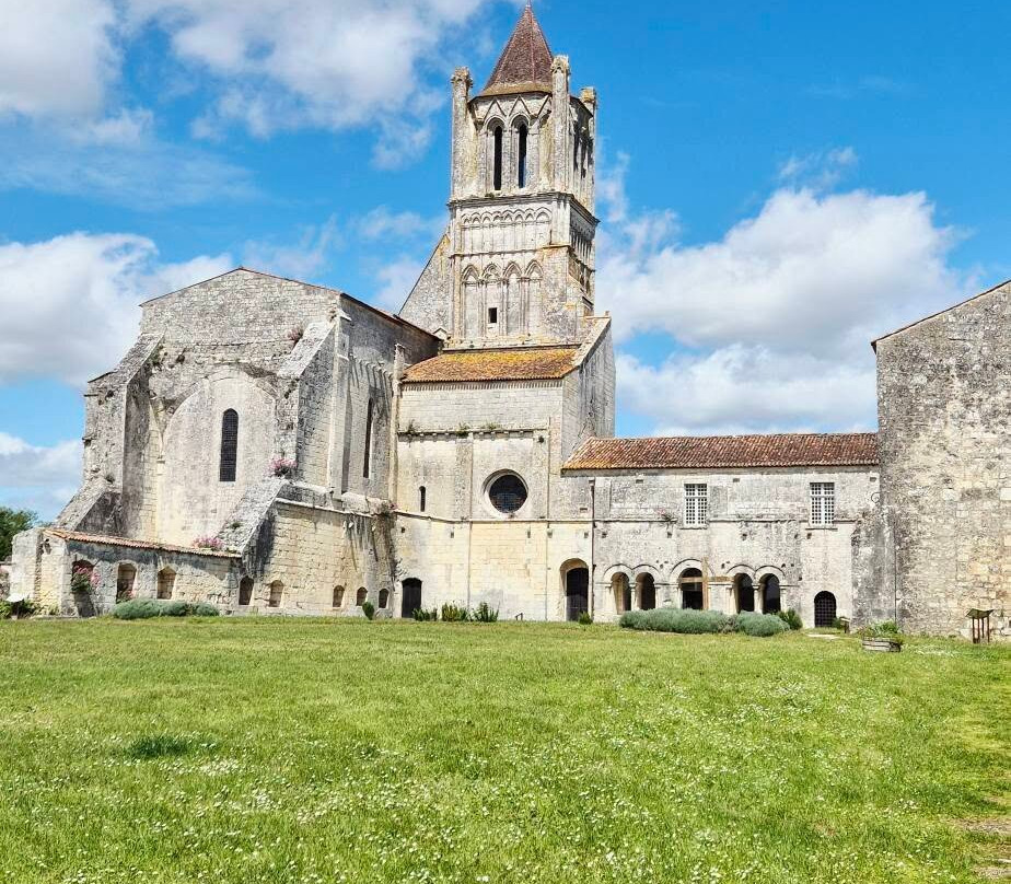Abbaye Notre - Dame De Sablonceaux-Sablonceaux必去景点