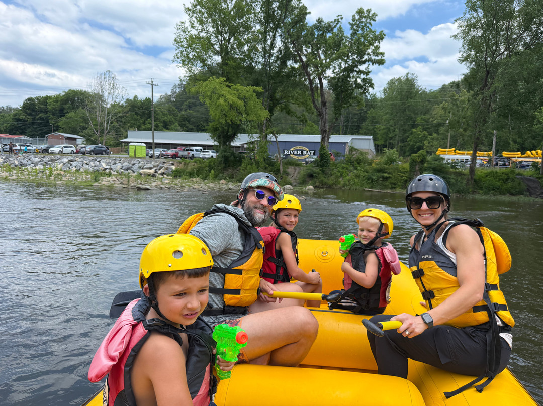 River Rat Whitewater Rafting-Hartford必去景点