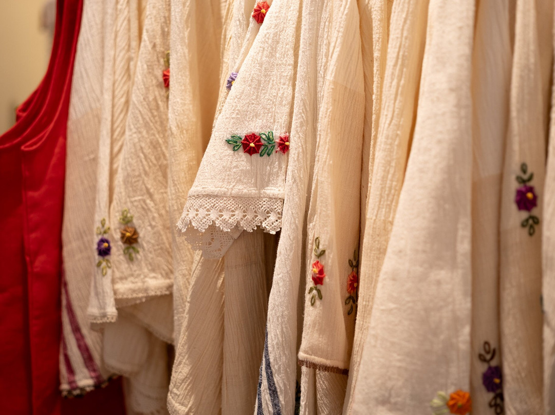 Yola Dünya Boutique & Cafe