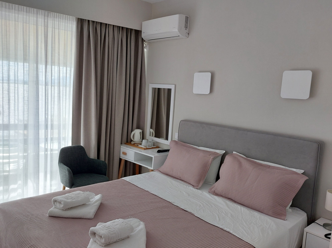 Avra Hotel主图
