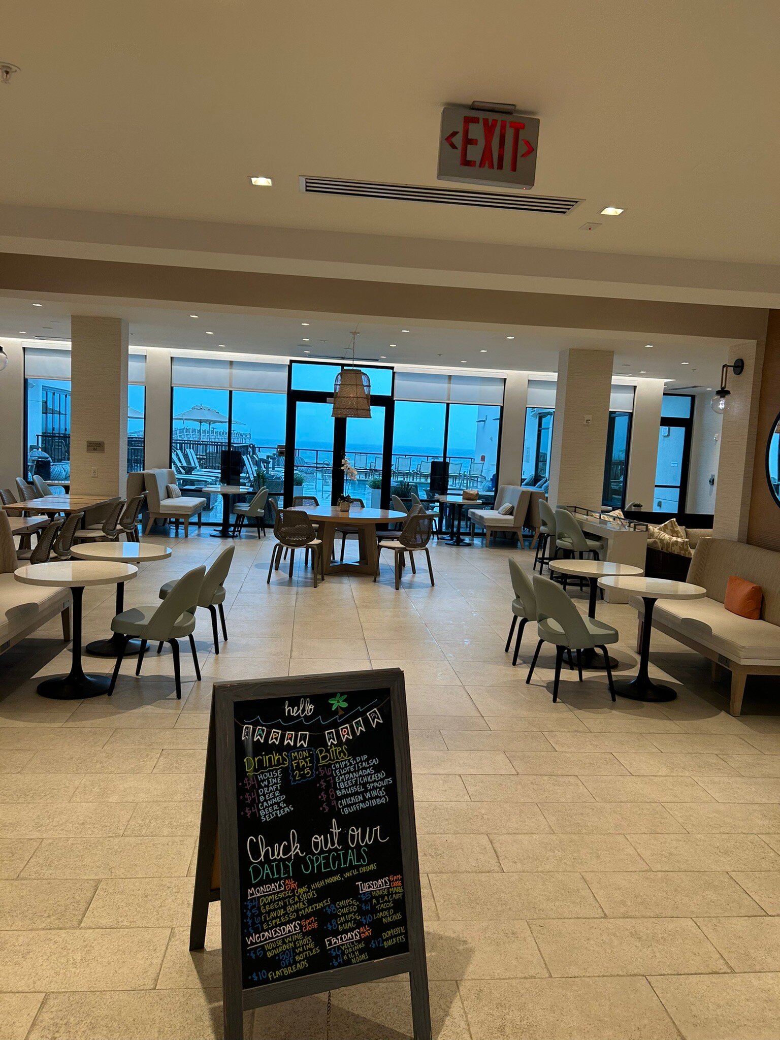SpringHill Suites杰克逊维尔海滩海滨酒店-旅行者