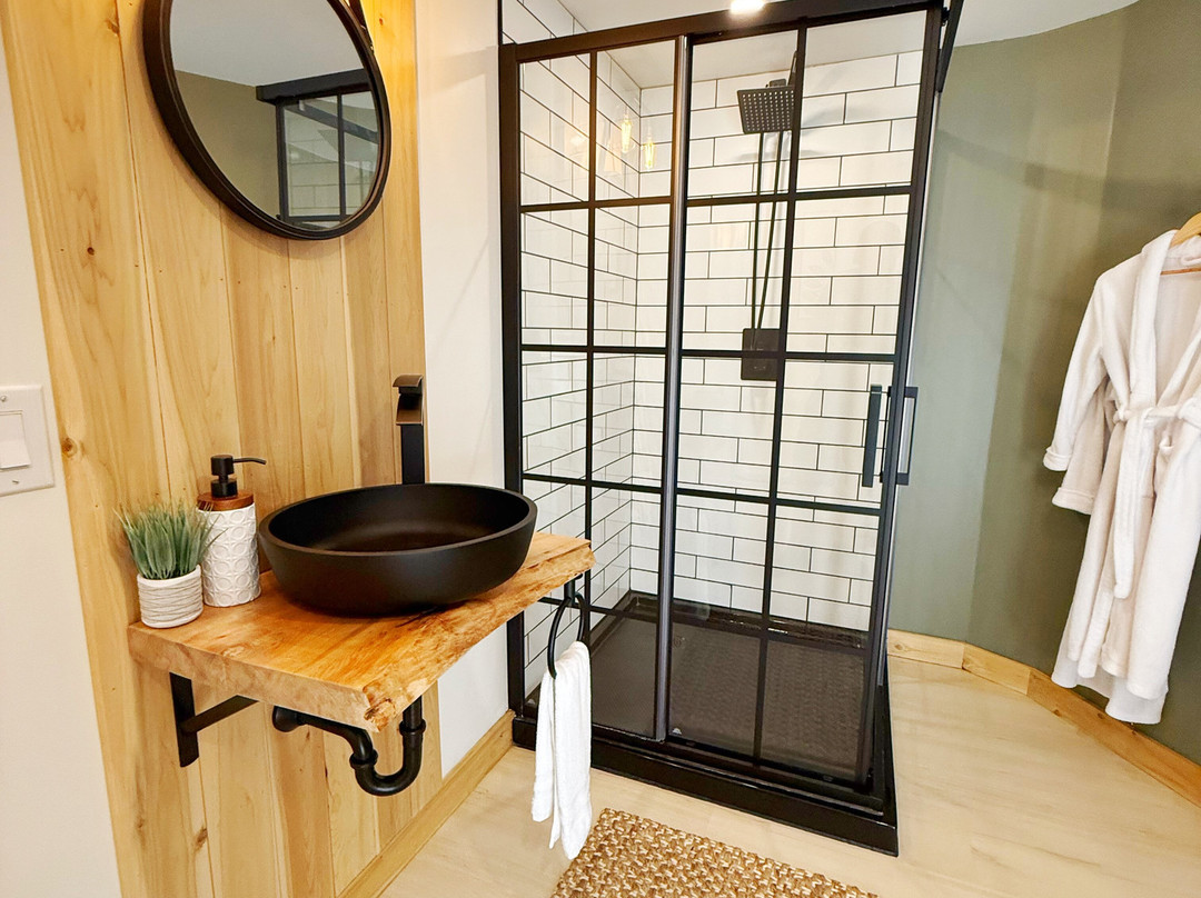 IronTree Glamping
