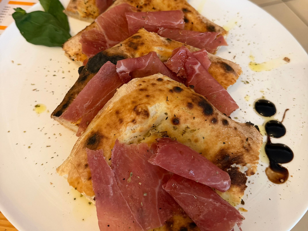 Mytika Trattoria & Pizzeria Napoletana