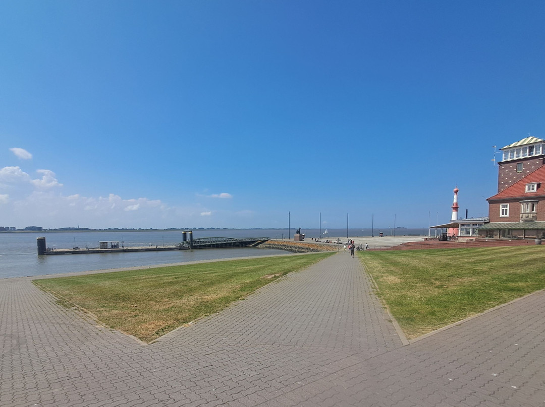 Willy Brandt Platz and Weser Dyke - Havenwelten-不来梅港必去景点