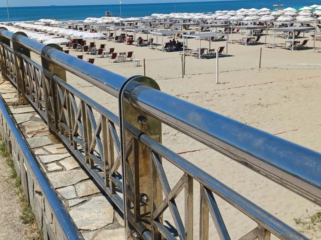 Pontile di Marina di Pietrasanta-马里纳迪彼得拉桑塔必去景点