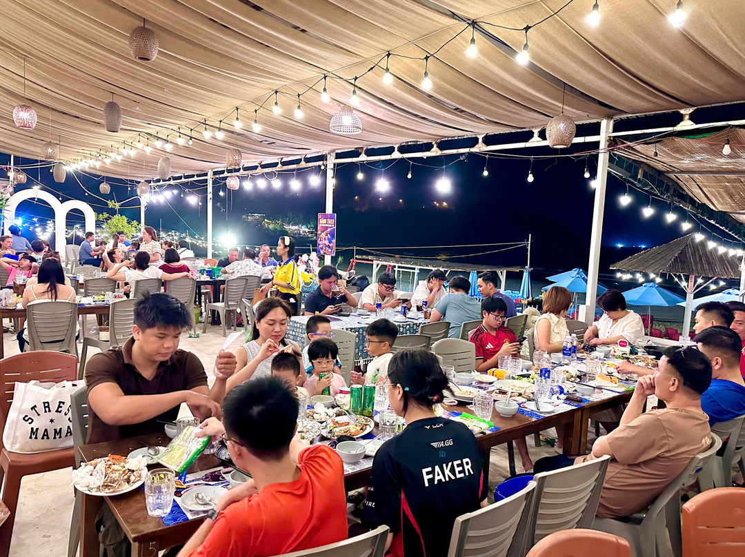 Rang Dong Seafood Restaurant - Eo Gió, Bai Dai Beach