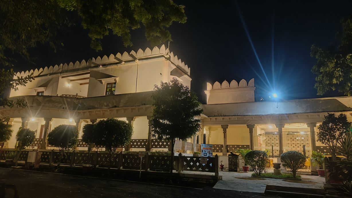 MPT Kila Kothi, Chanderi-旅行者