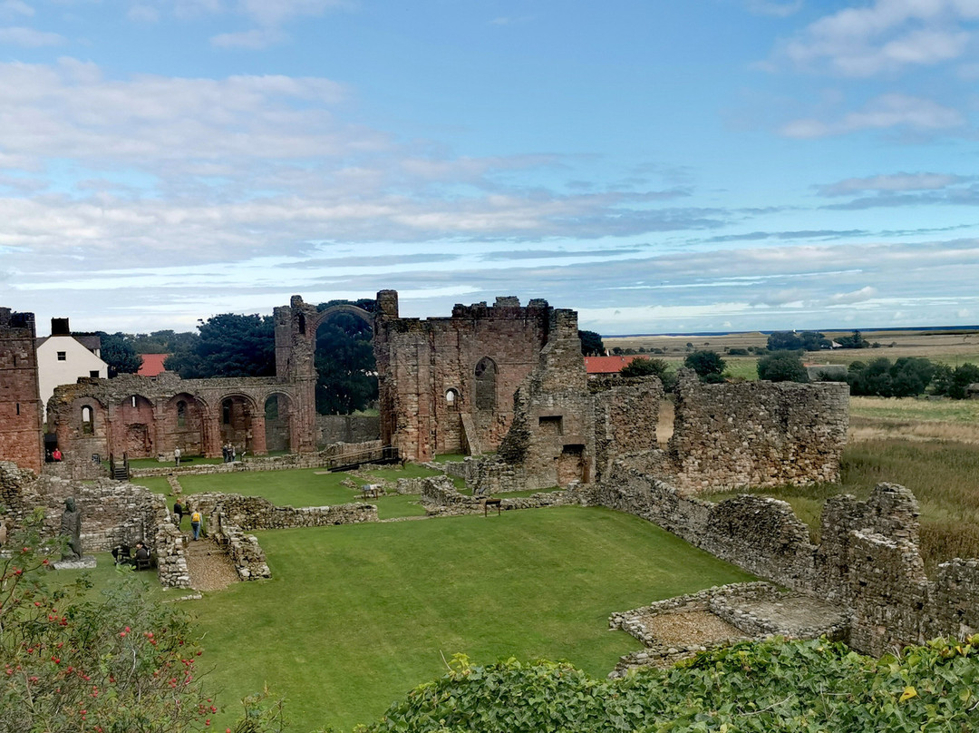 Lindisfarne Priory-Holy Island必去景点