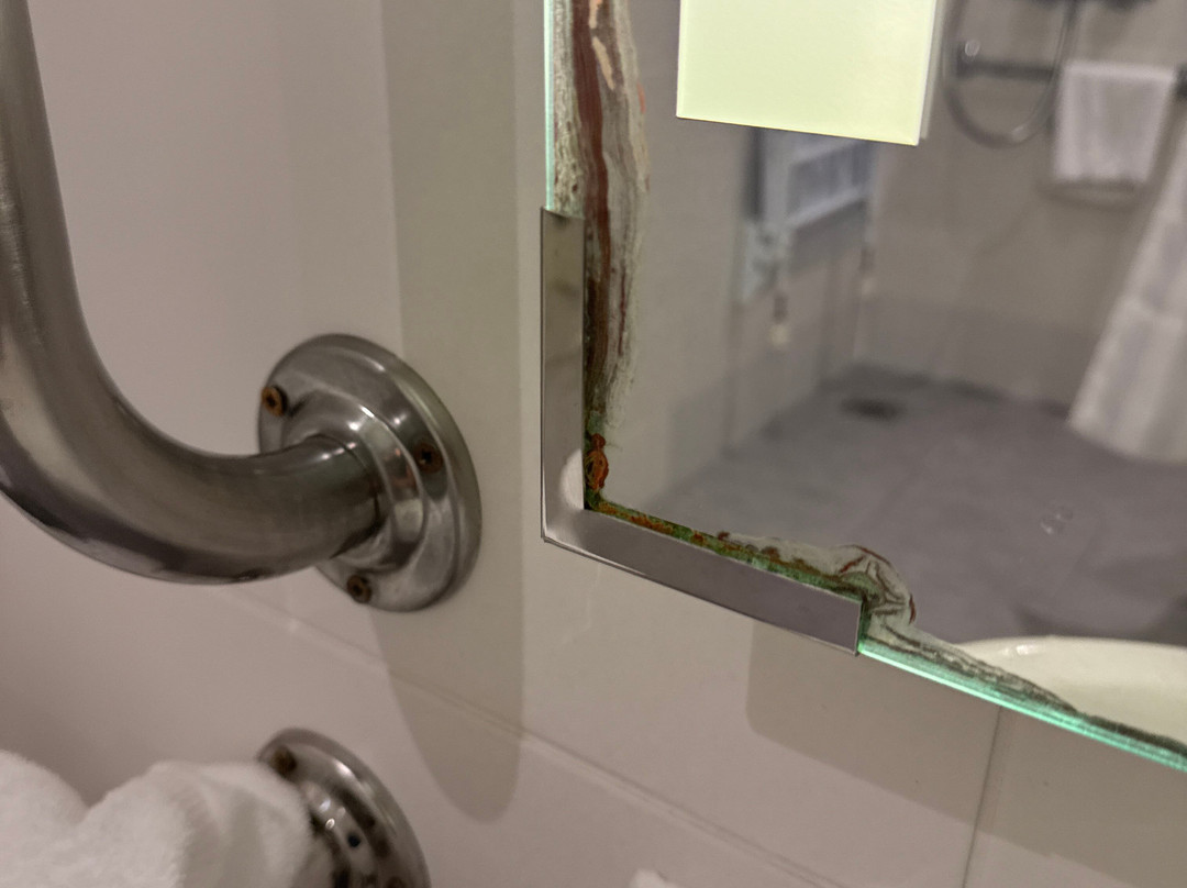 伦敦希思罗机场莱昂纳多酒店主图