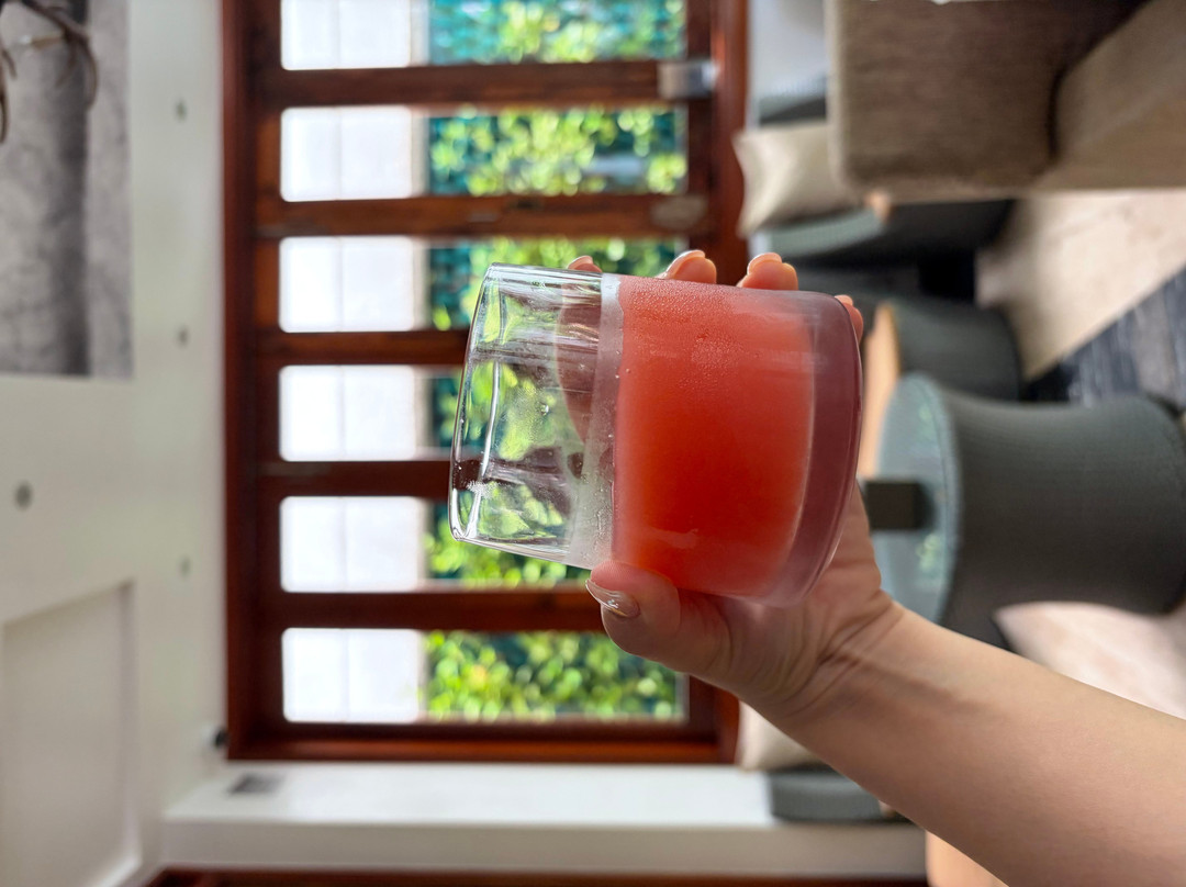 萨曼接待酒店主图