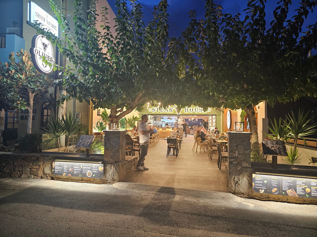 Oliver's Steak Bar, Sissi,  Crete