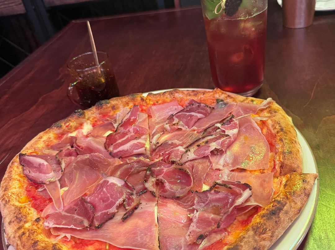 Salvatore Ristorante Pizzeria Napoletana Contemporanea Horno a Leña