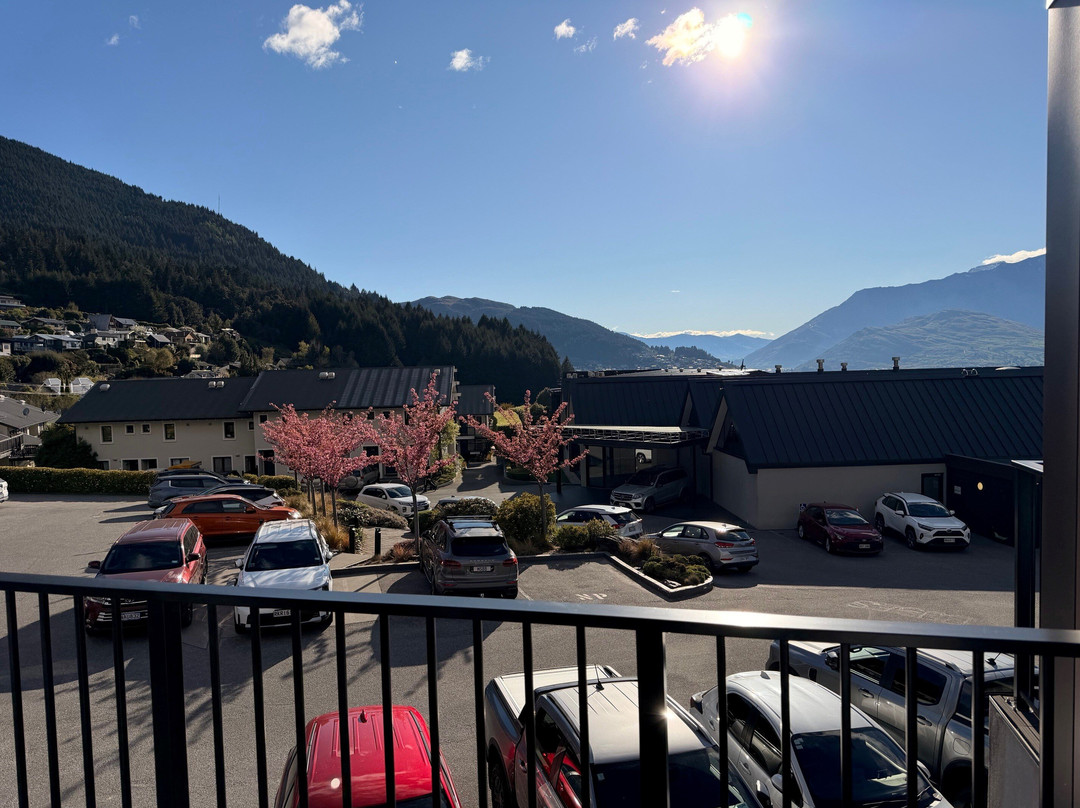 卡马那湖屋酒店主图