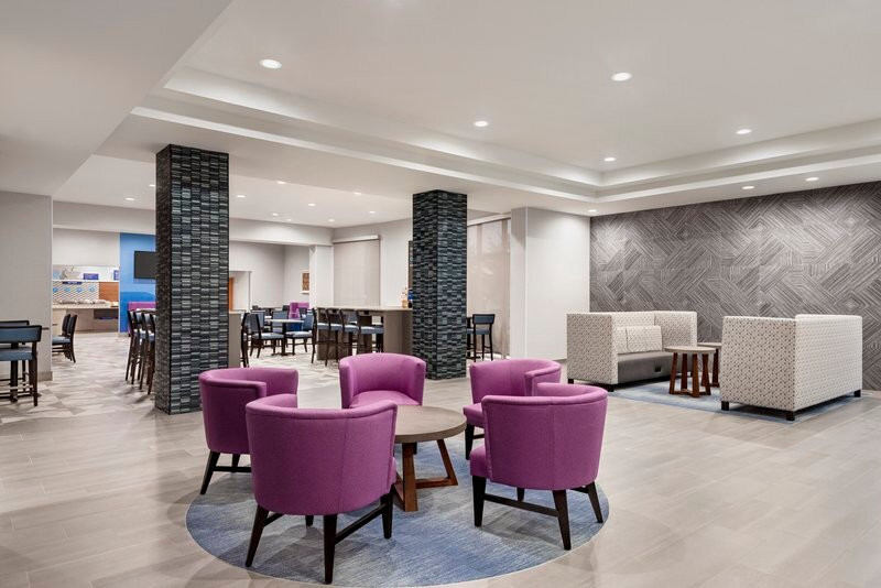 Holiday Inn Express 邓弗里斯 - 蒂科中心主图