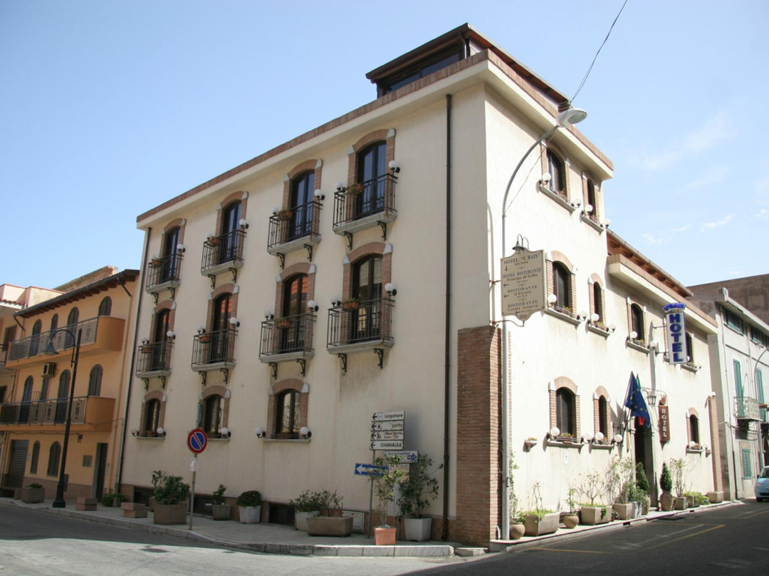 希拉酒店住宿-Hotel U Bais