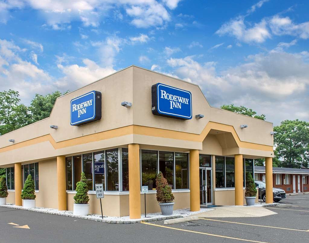 麦克阿瑟机场罗德威旅馆