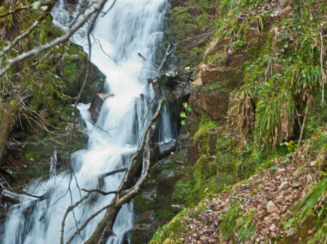 Xiblu Waterfall景点图片