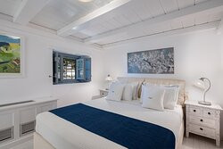 Four Seasons Hydra Hotel主图