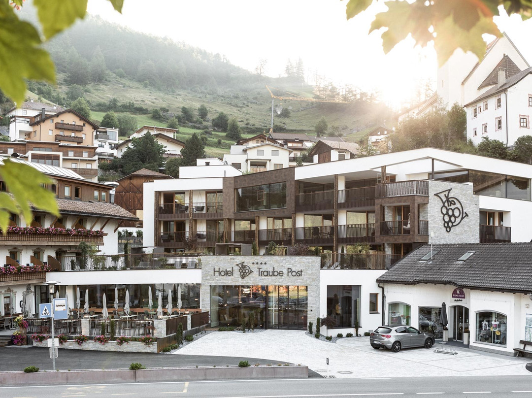 Curon Venosta酒店住宿-Hotel Traube Post