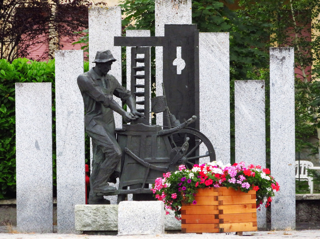 Monumento Al Moleta景点图片