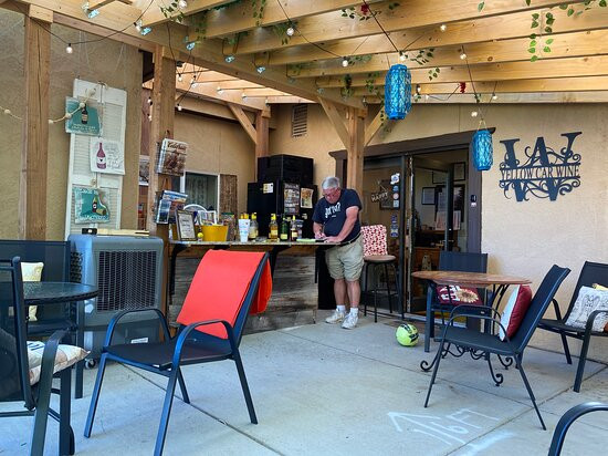 Yellow Car Country Wines-科尔特斯必去景点