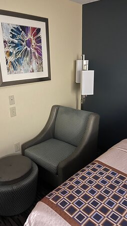 贝斯特韦斯特布拉德伯里旅馆&套房酒店主图